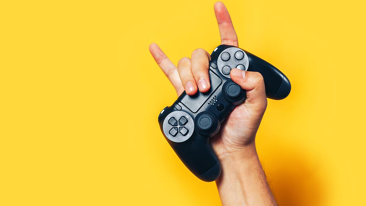 Hand mit Controller