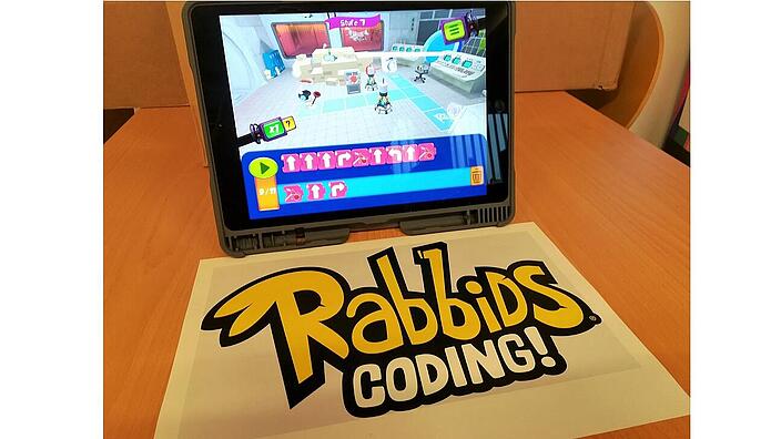 Rabbids Coding Spiel auf Tablet