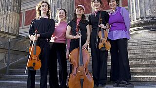 Musikgruppe accord mit Streichinstrumenten